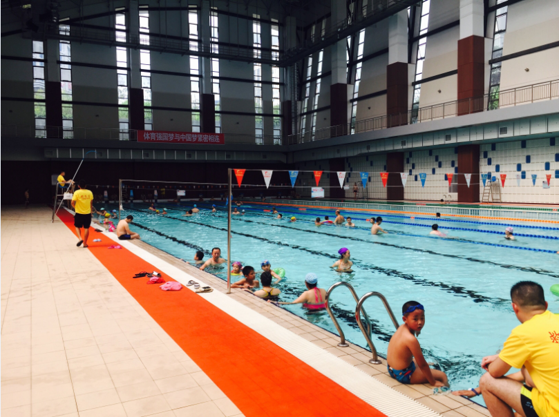 涪陵奥体中心游泳馆免费开放   开展全民健身运动助推全国文明城区创建工作