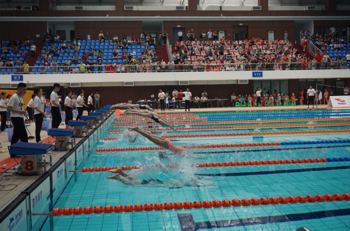 2017年重庆市青少年游泳锦标赛在涪陵奥体中心游泳馆成功举办